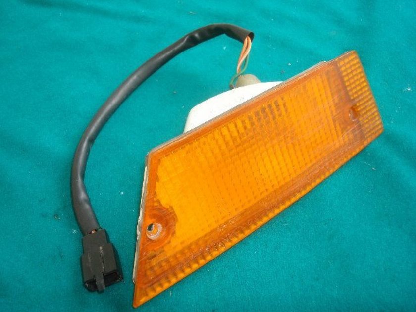 Goldwing GL1200 84 to 87 Left side signal light for models.
