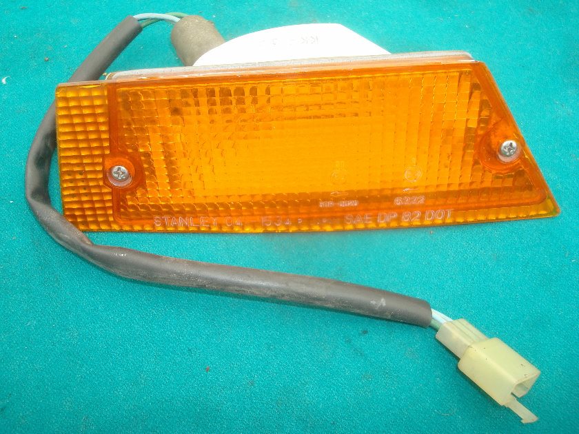 Goldwing GL1200 84 to 87 RIGHT Signal light housing ++