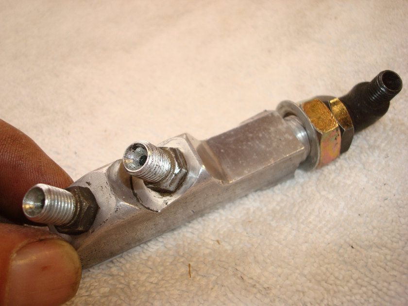 Goldwing GL1200 86 87 air diverter splitter block