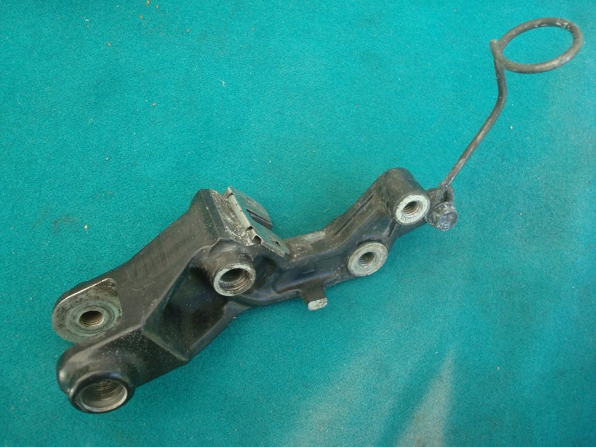 Goldwing GL1200 84 to 87 Caliper stay left