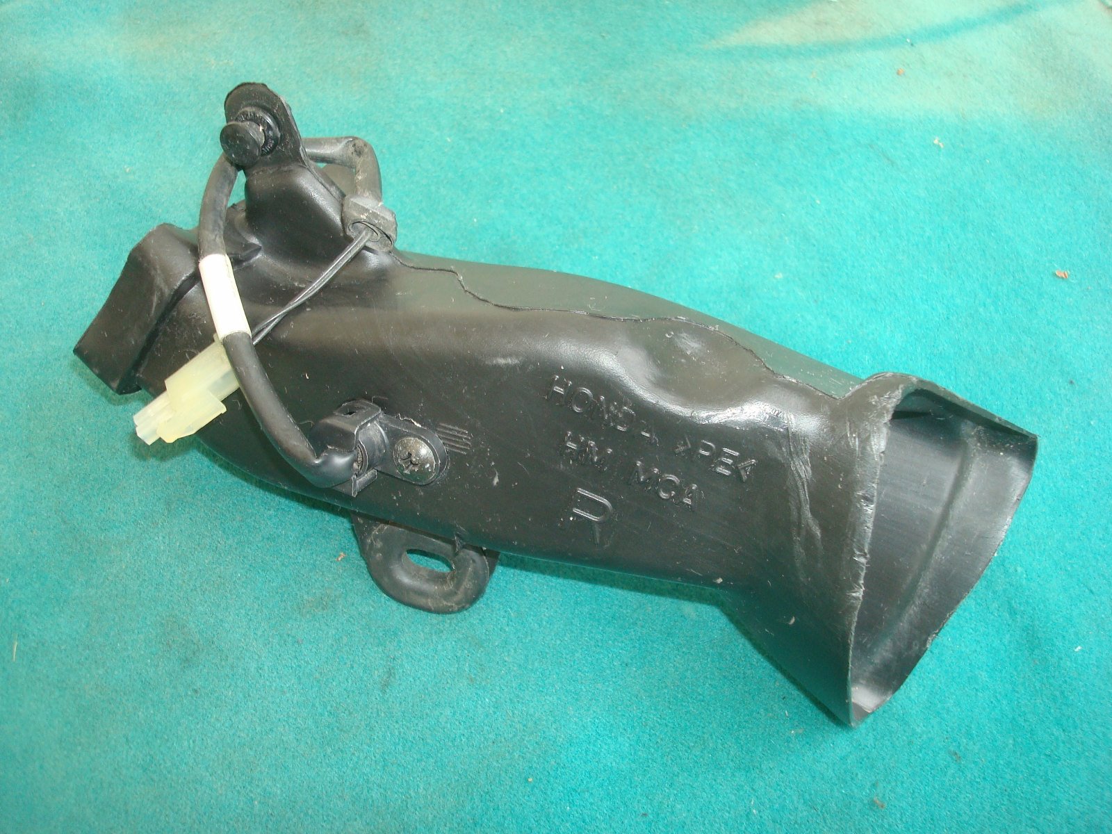 Goldwing GL1800 01 to 10 SENSOR, TEMPERATURE on duct 37890-MCA-003