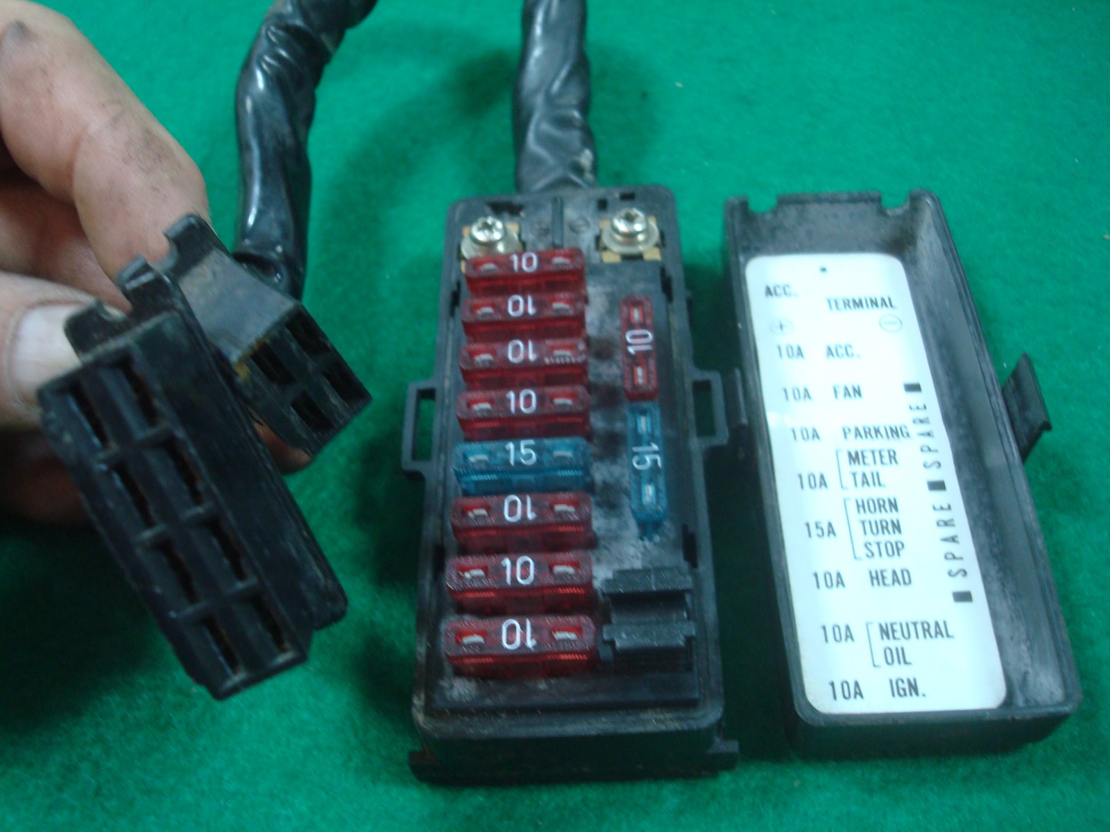 Goldwing GL1200 84 to 87 Fuse box assembly 38210-ML8-