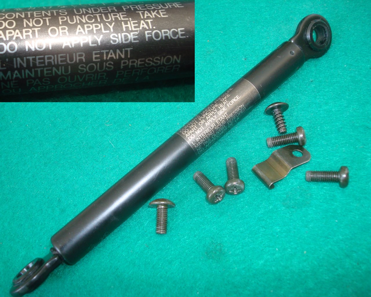 Goldwing GL1800 01 to 07 Saddlebag DAMPER, OPENER 83590-MCA-003