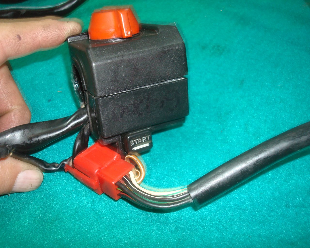 Goldwing GL1200 85 to 87 SWITCH ASSY., STARTER STOP 35130-MG9-681