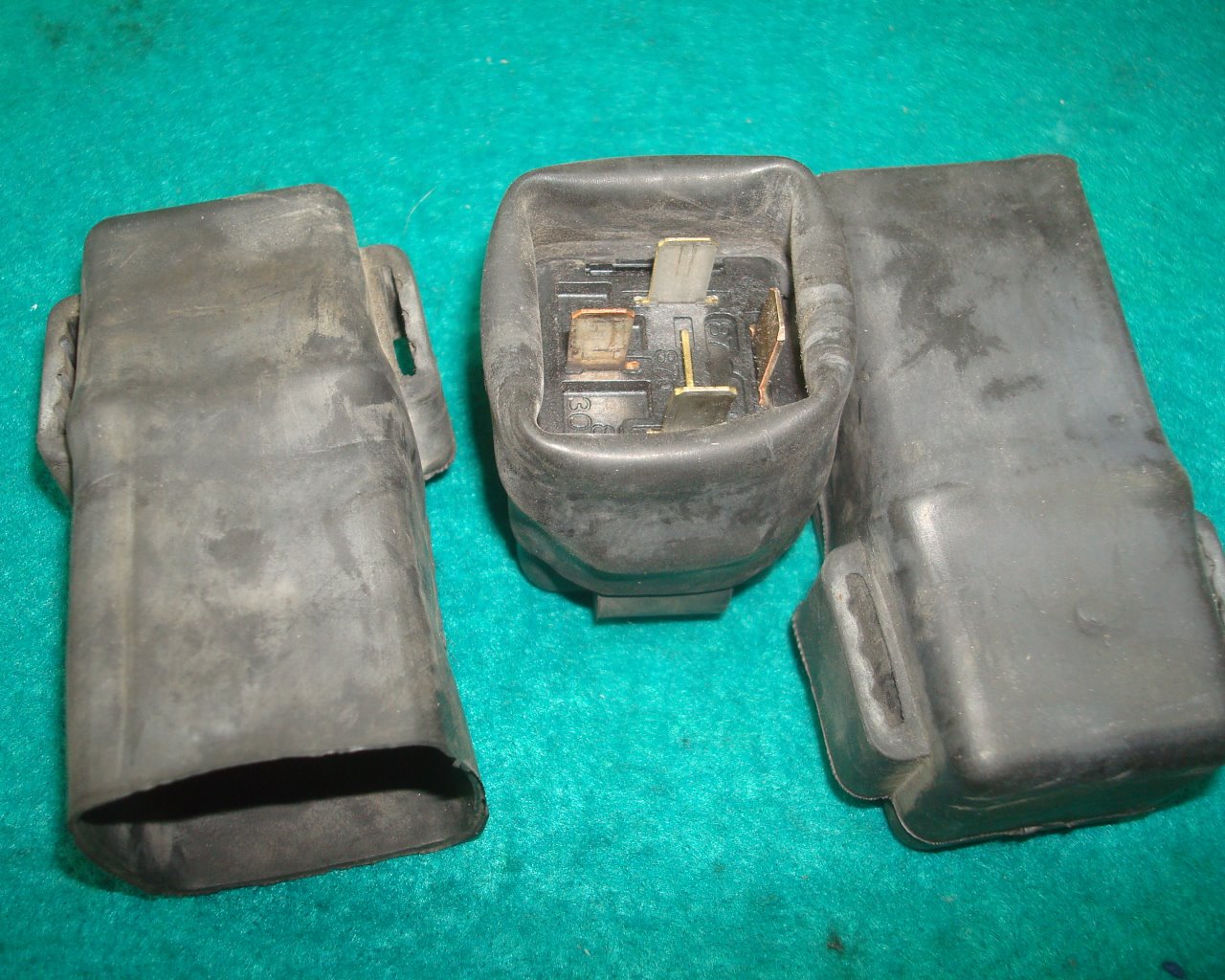 Goldwing GL1800 01 to 17 Relay SET of 3 in boots Reverse