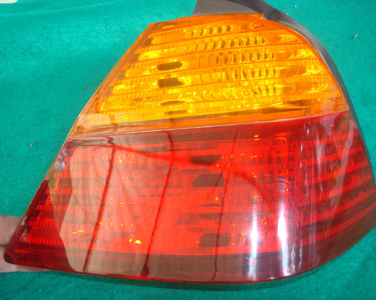 Goldwing GL1800 01 to 05 Right Hand saddlebag light housing 33510-MCA-671