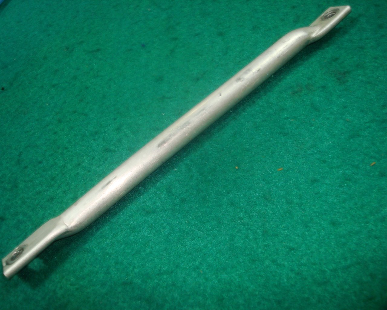 Goldwing GL1800 01 to 05 Pipe, Fairing side 64514-MCA-000