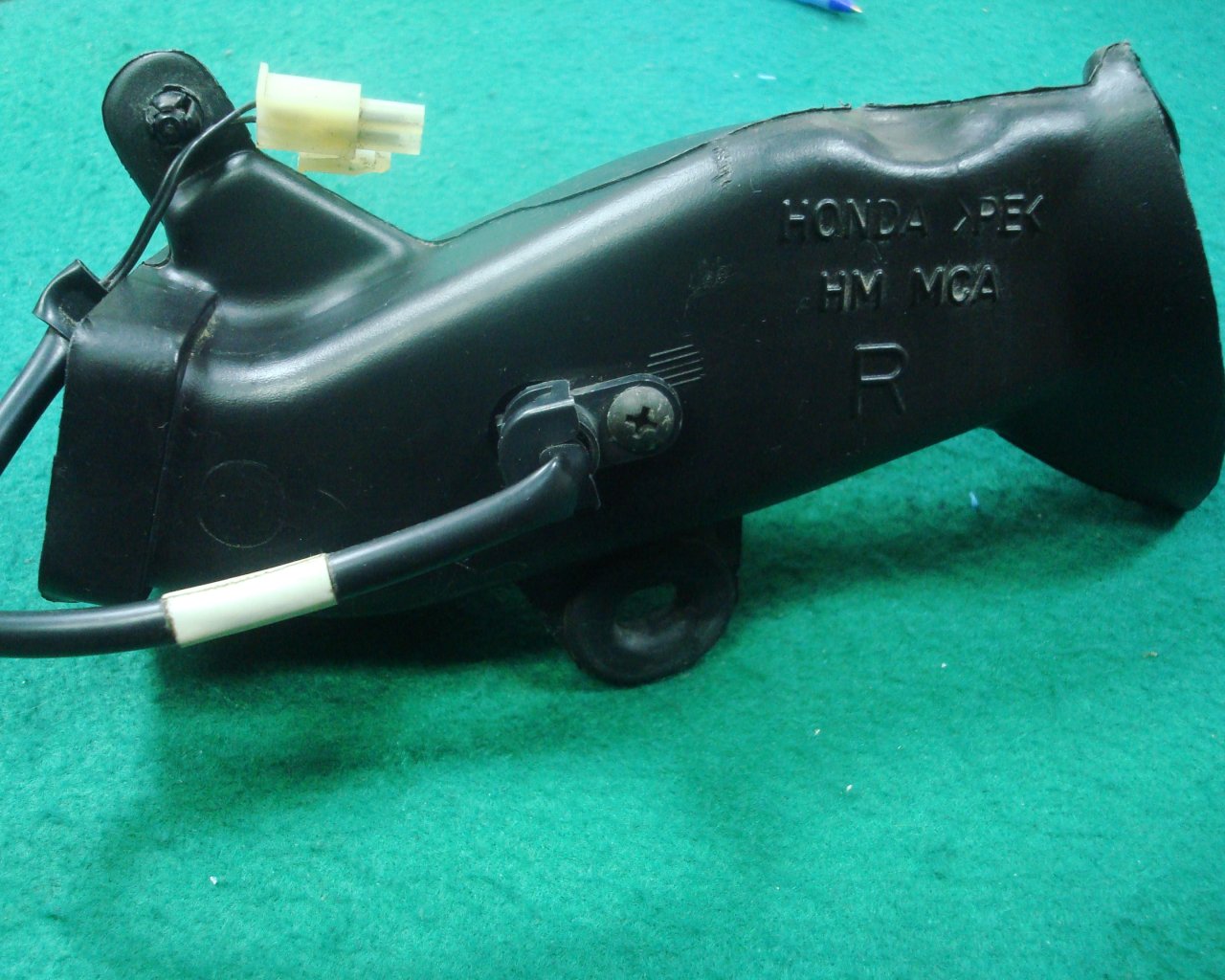 Goldwing GL1800 01 to 10 Duct, Right Air ambient temp SENSOR 37890-MCA-003