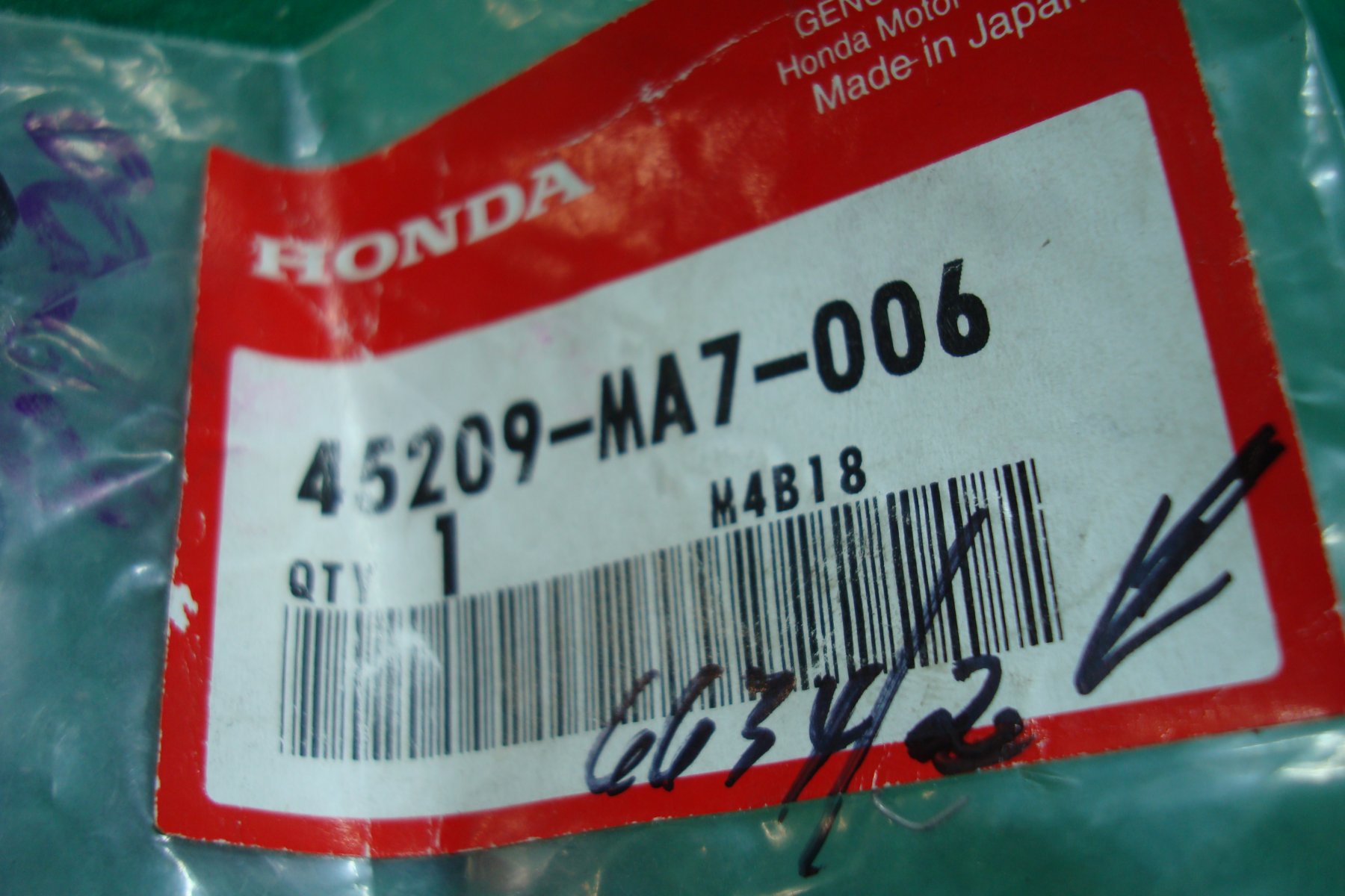Goldwing GL1200 83 to 00 Brake caliper piston seal 45209-MA7-006