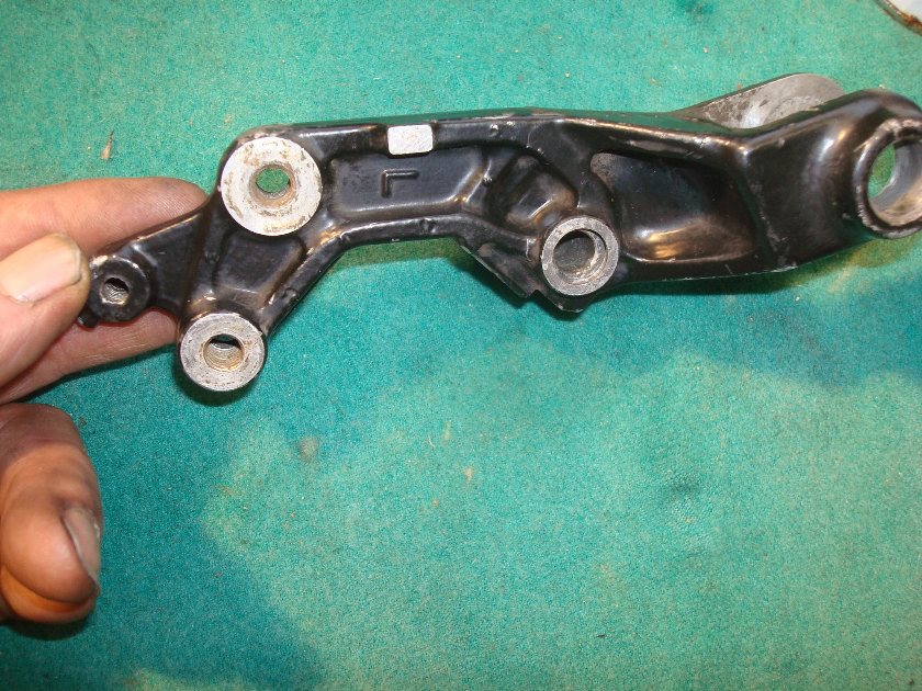 Goldwing GL1200 84 LEFT caliper stay BRACKET, L. FR. 45110-MG9-871